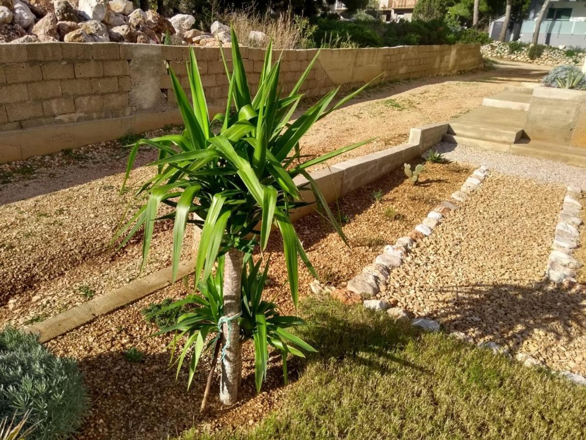 Hvar *