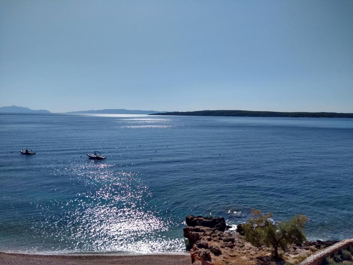 Hvar *
